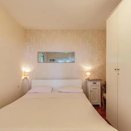 Amazing In With Wifi Apartament Kostrena