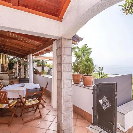 Apartament Amazing In With Wifi Kostrena